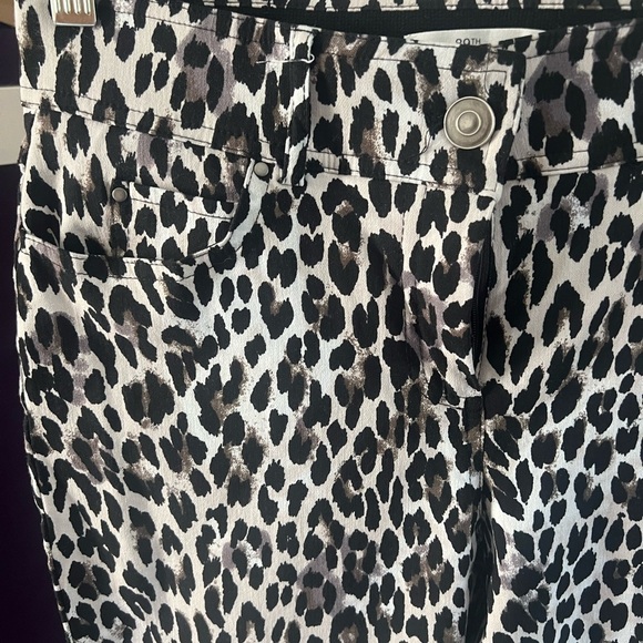 7 for $30 89th & Madison Animal Print Pants - Picture 2 of 7